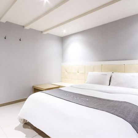 Gallery Hotel Gwangju Metropolitan City ภายนอก รูปภาพ