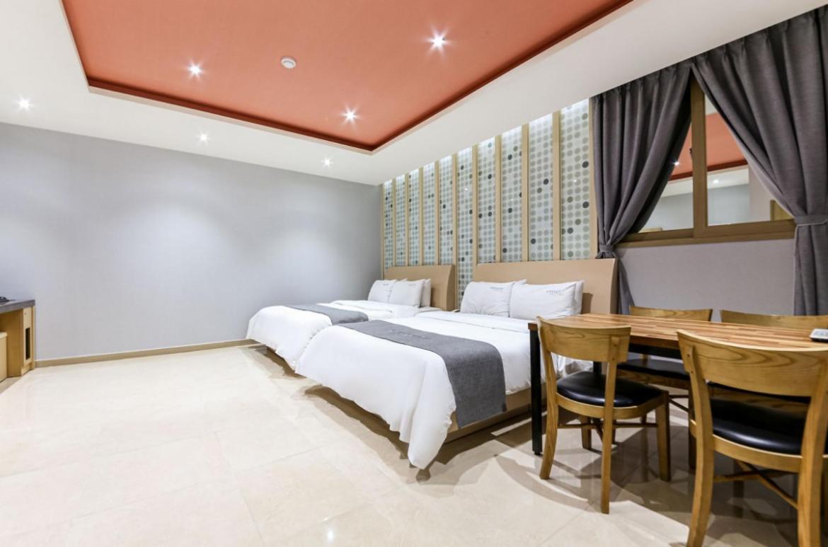Gallery Hotel Gwangju Metropolitan City ภายนอก รูปภาพ