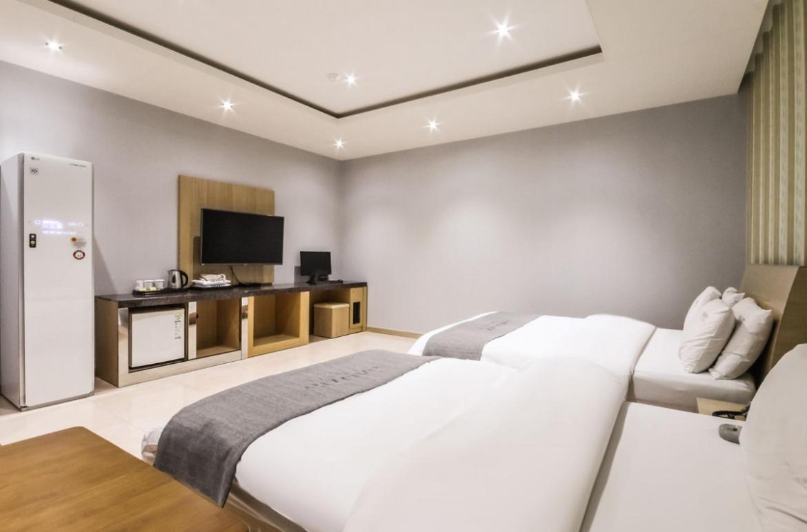 Gallery Hotel Gwangju Metropolitan City ภายนอก รูปภาพ