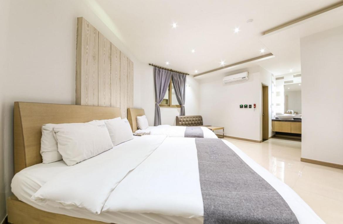 Gallery Hotel Gwangju Metropolitan City ภายนอก รูปภาพ