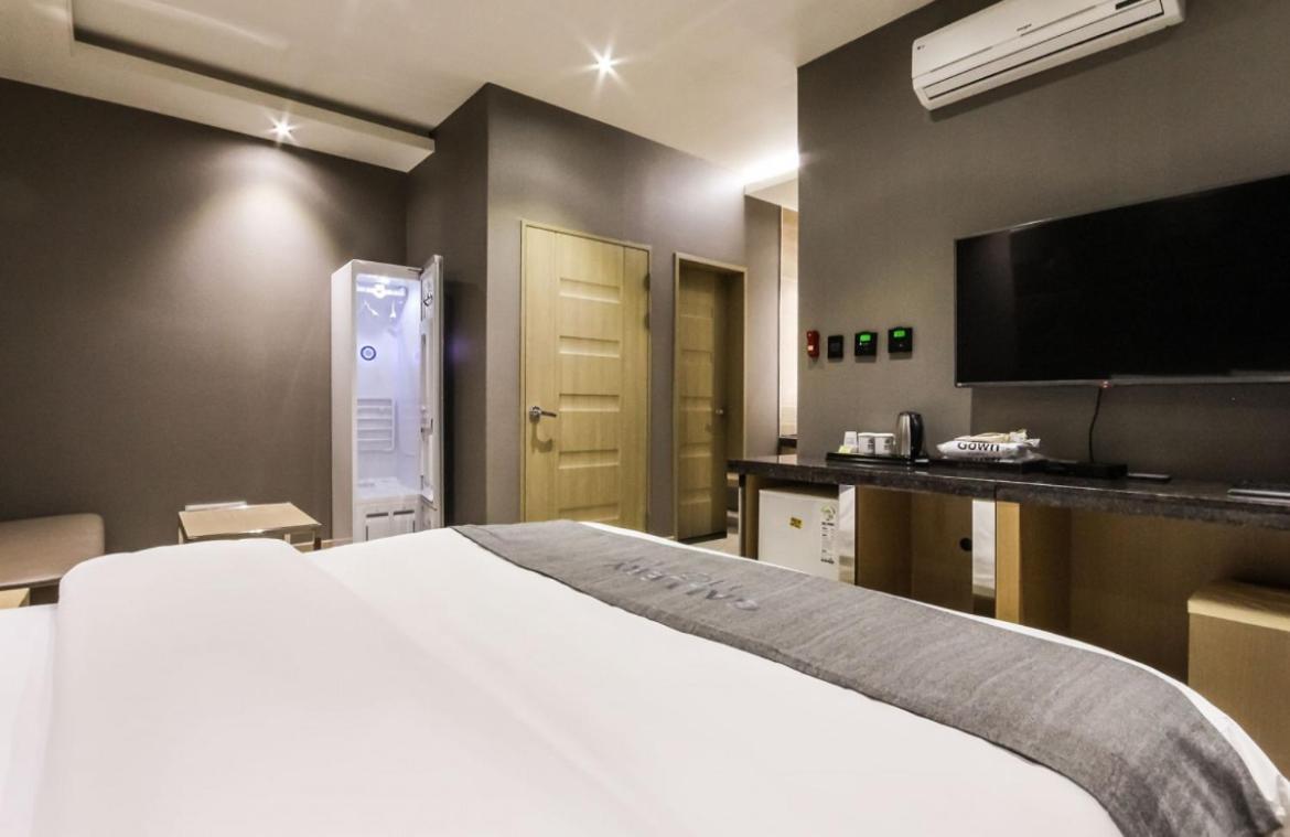 Gallery Hotel Gwangju Metropolitan City ภายนอก รูปภาพ