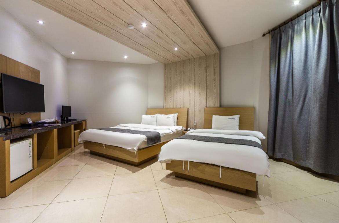 Gallery Hotel Gwangju Metropolitan City ภายนอก รูปภาพ