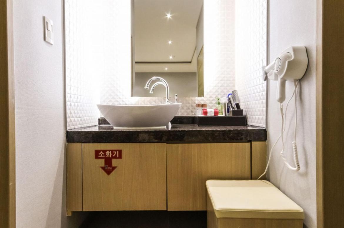 Gallery Hotel Gwangju Metropolitan City ภายนอก รูปภาพ