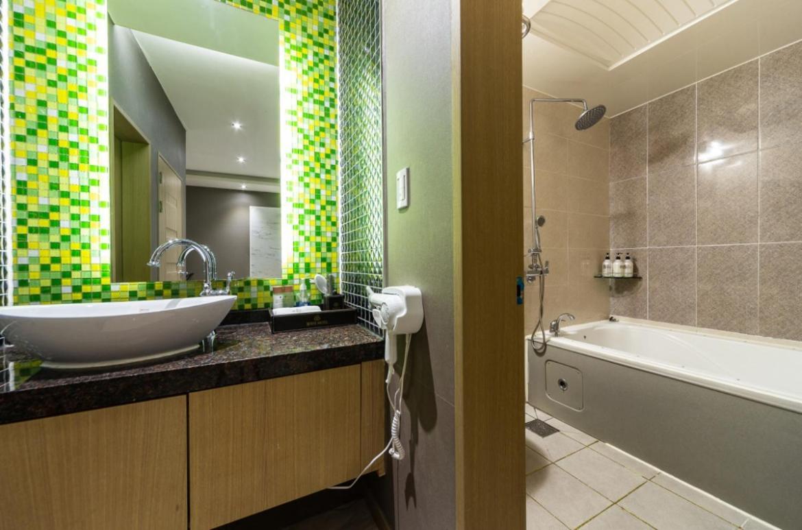 Gallery Hotel Gwangju Metropolitan City ภายนอก รูปภาพ