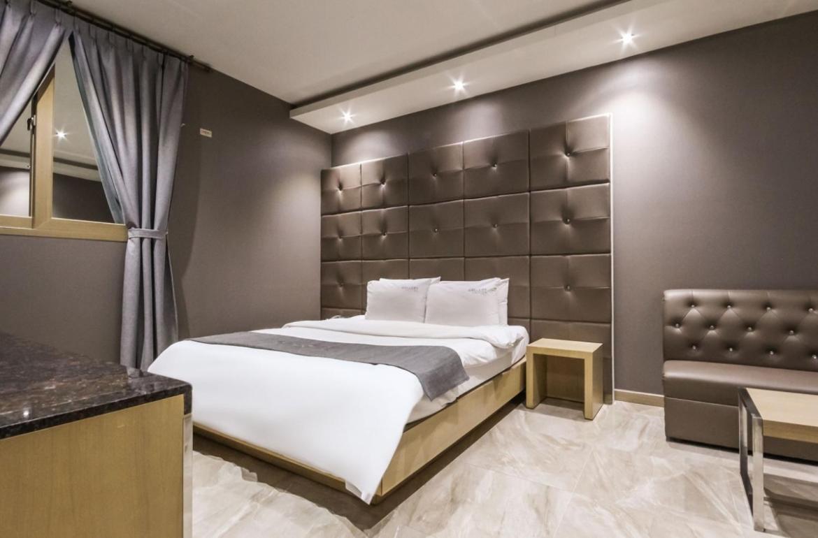 Gallery Hotel Gwangju Metropolitan City ภายนอก รูปภาพ