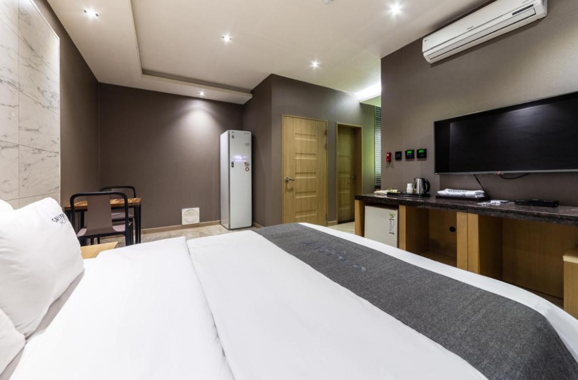 Gallery Hotel Gwangju Metropolitan City ภายนอก รูปภาพ