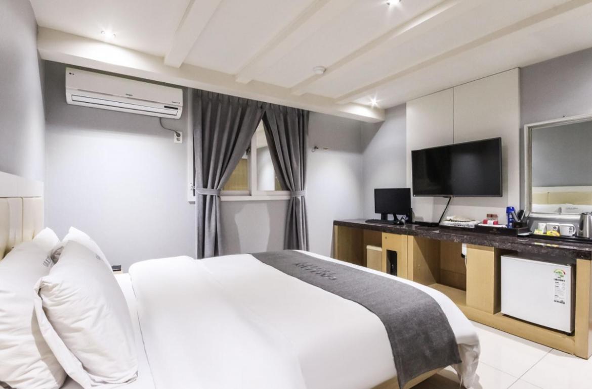 Gallery Hotel Gwangju Metropolitan City ภายนอก รูปภาพ
