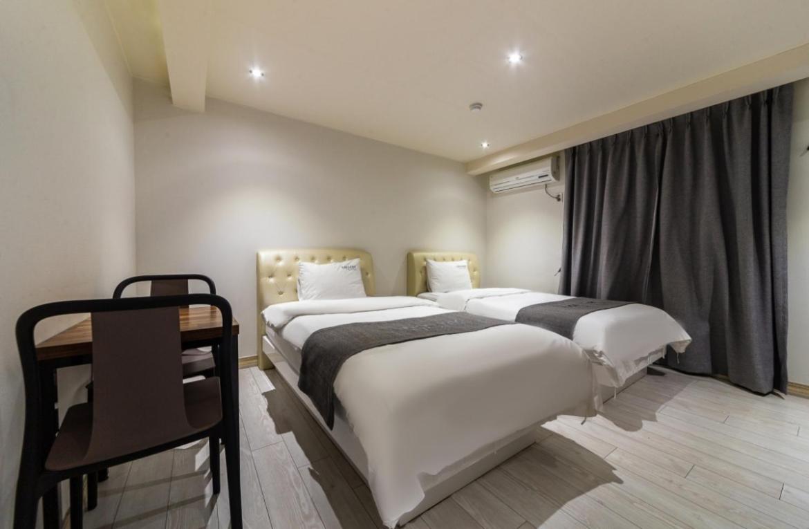 Gallery Hotel Gwangju Metropolitan City ภายนอก รูปภาพ