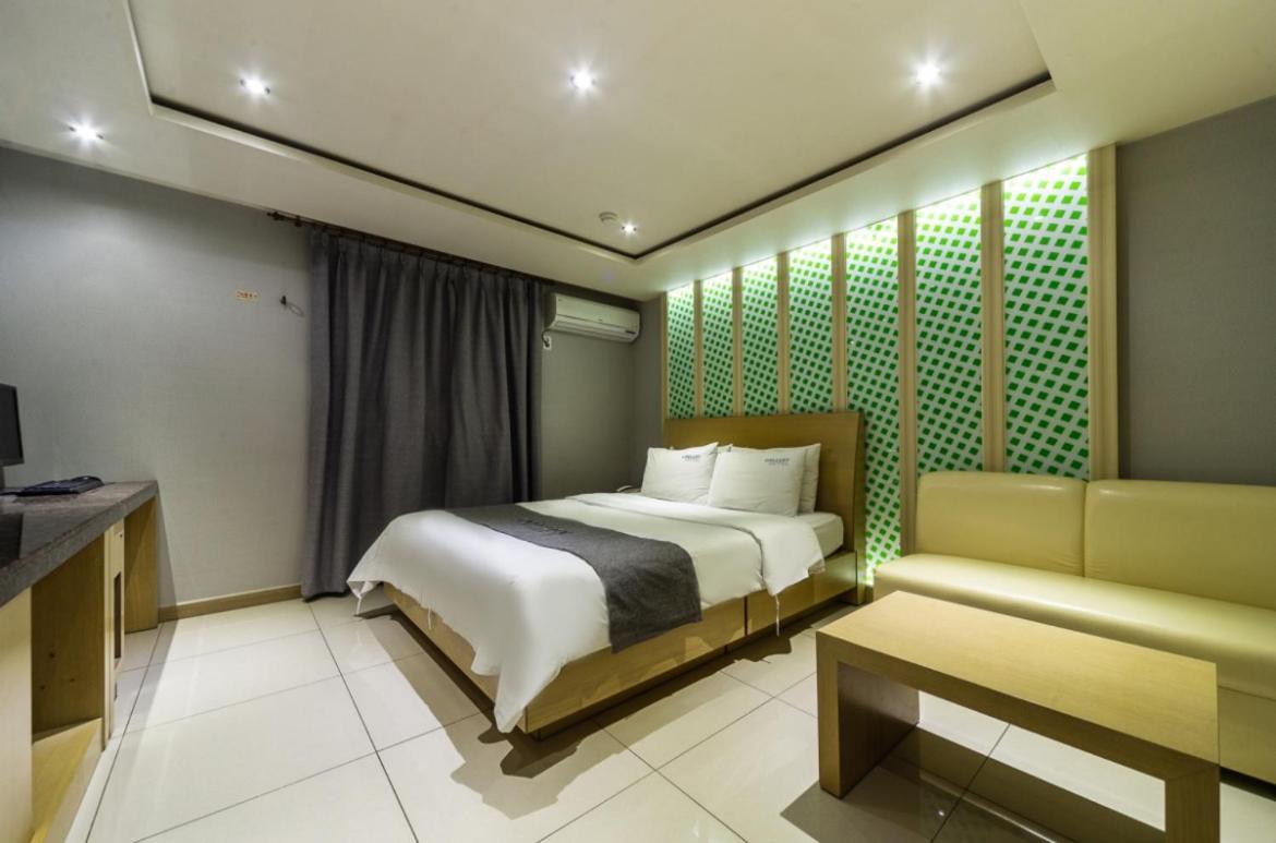 Gallery Hotel Gwangju Metropolitan City ภายนอก รูปภาพ