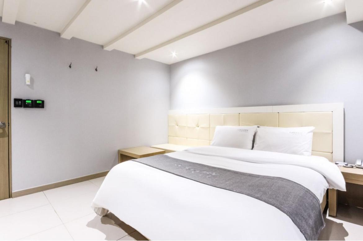 Gallery Hotel Gwangju Metropolitan City ภายนอก รูปภาพ