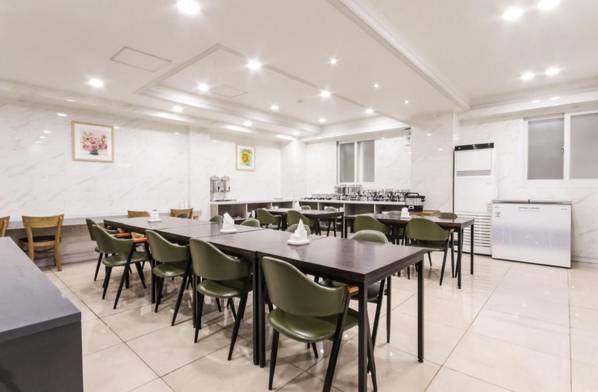 Gallery Hotel Gwangju Metropolitan City ภายนอก รูปภาพ