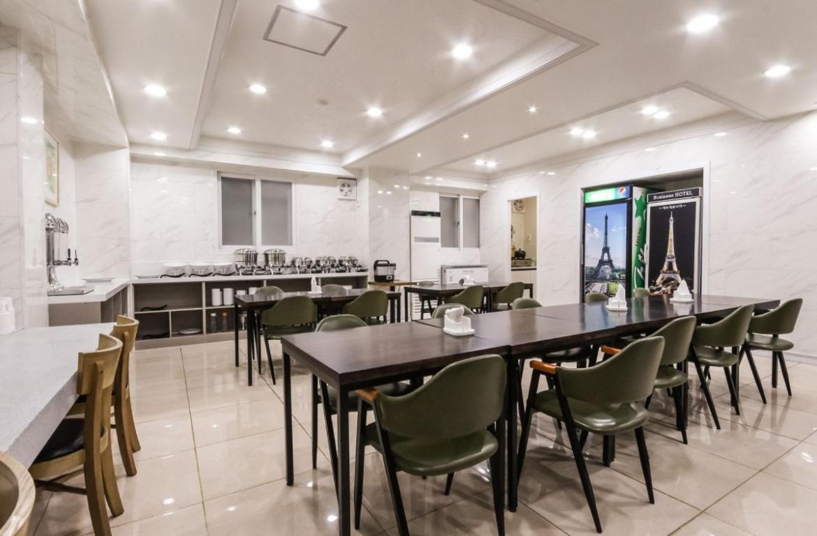 Gallery Hotel Gwangju Metropolitan City ภายนอก รูปภาพ