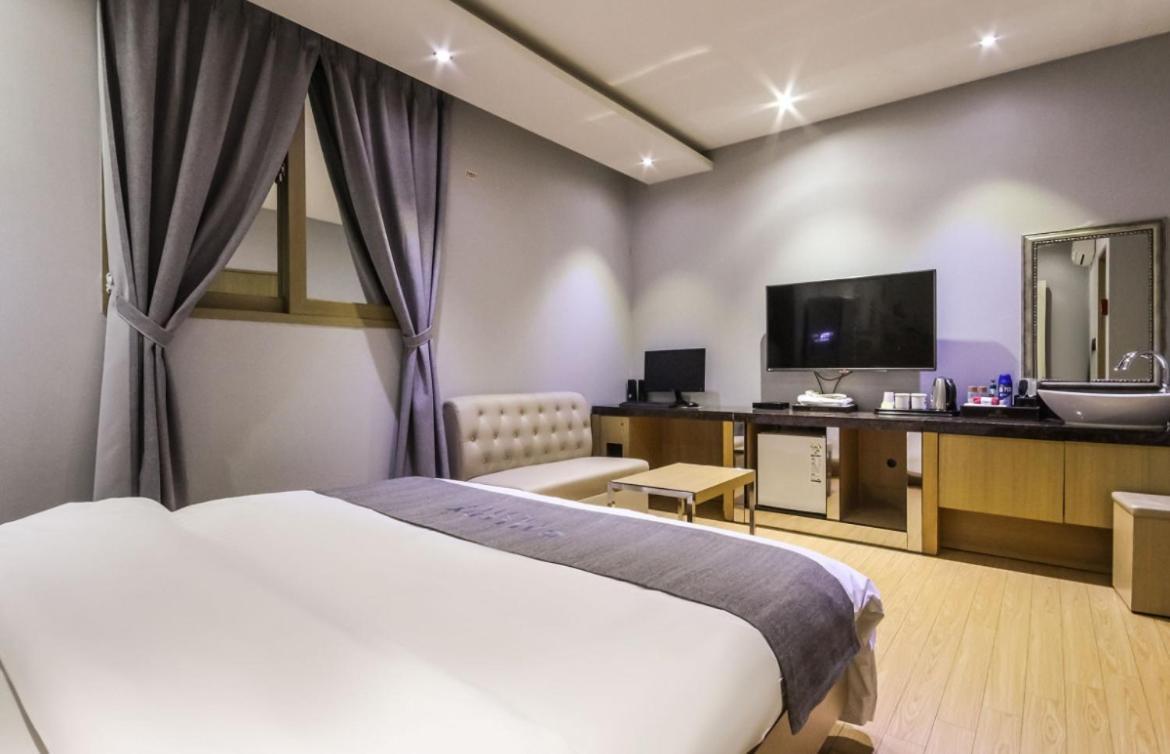 Gallery Hotel Gwangju Metropolitan City ภายนอก รูปภาพ